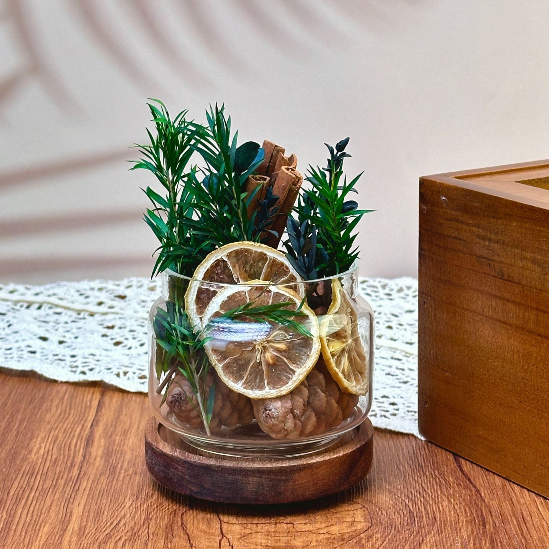Dried Flower Reed Diffuser | Glass Aroma Diffuser with 10ml Fragrance Oil | Home Fragrance Decor